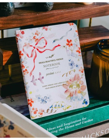 Libreta Passport Flower Girl Peach (con Gold Foil) | Meow Illustration