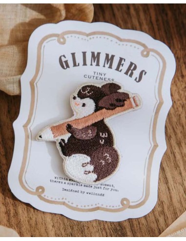 Writing Black Squirrel Embroidery Clip | wwiinngg